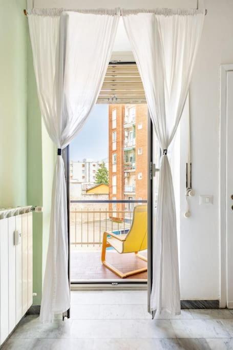 5 Minuti Dai Navigli - Wifi Gratis - Monolocale Ben Servito * Milan