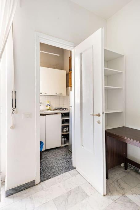 Appartement 5 Minuti Dai Navigli - Wifi Gratis - Monolocale Ben Servito Milan