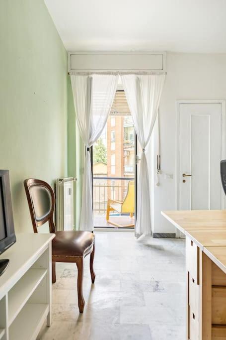 5 Minuti Dai Navigli - Wifi Gratis - Monolocale Ben Servito Milan